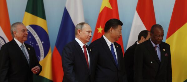 Президент РФ В. Путин на саммите лидеров БРИКС. День второй - Sputnik Литва