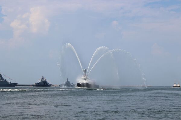 Парад ко дню ВМФ прошел в Балтийске - Sputnik Литва