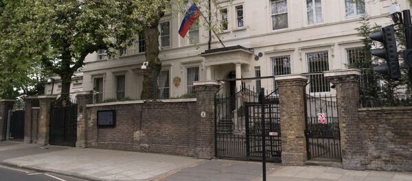 Главное здание посольства России в Великобритании на Kensington Palace Gardens в Лондоне - Sputnik Литва