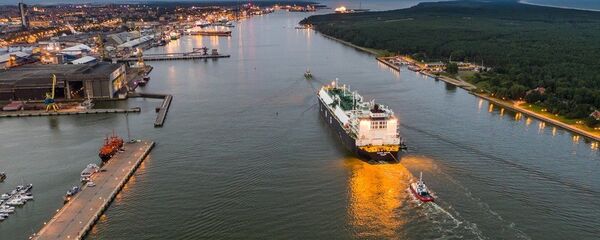 Газовоз везет СПГ из США в Литву Газовоз везет СПГ из США в Литву - Sputnik Lietuva