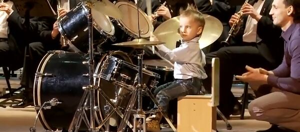 Трехлетний барабанщик Трехлетний барабанщик - Sputnik Lietuva