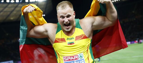 Андрюс Гуджюс завоевал золотую медаль на Чемпионате Европы в Берлине Андрюс Гуджюс завоевал золотую медаль на Чемпионате Европы в Берлине - Sputnik Литва