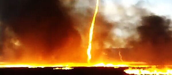 Огненный торнадо в Британии попал на видео - Sputnik Lietuva