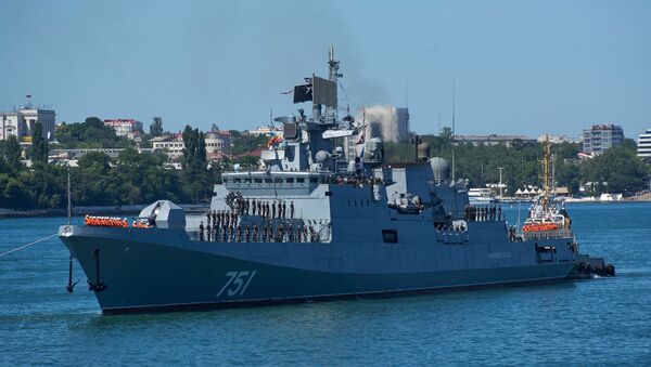 Фрегат Адмирал Эссен прибыл в Севастополь - Sputnik Литва