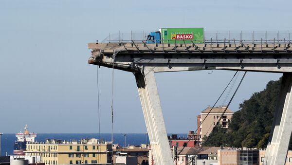 Обрушенный мост в Генуе - Sputnik Литва