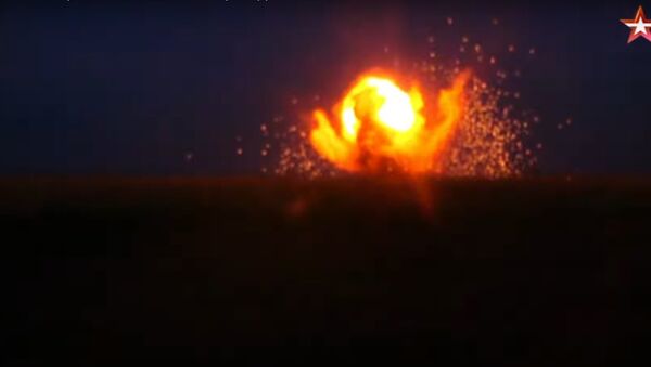 Испытания нового снаряда в Донбассе опубликовали в Сети - Sputnik Литва