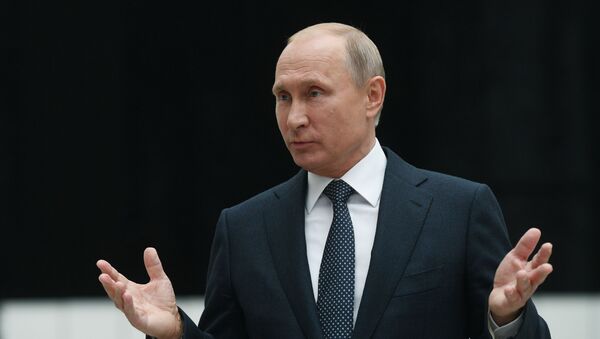 Прямая линия с президентом России Владимиром Путиным, архивное фото - Sputnik Литва