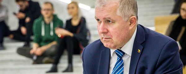 Представитель фракции Союз Отечества — Христианские демократы Литвы (СО-ХДЛ) Арвидас Анушаускас  - Sputnik Литва