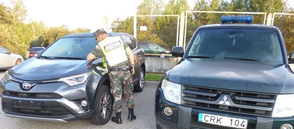 В Литве пограничники нашли автомобиль, находящийся в розыске в Германии В Литве пограничники нашли автомобиль, находящийся в розыске в Германии - Sputnik Литва