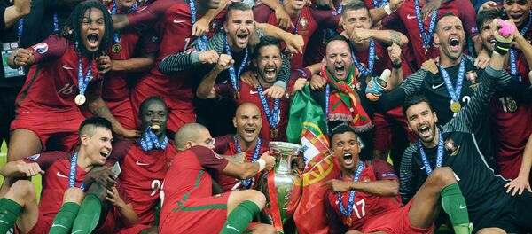 Футбол. Чемпионат Европы - 2016. Финал. Матч Португалия - Франция Футбол. Чемпионат Европы - 2016. Финал. Матч Португалия - Франция - Sputnik Lietuva
