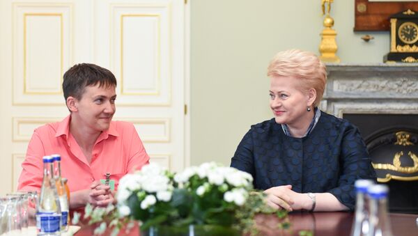 Президент Литвы Даля Грибаускайте и депутат Рады Украины Надежда Савченко - Sputnik Литва
