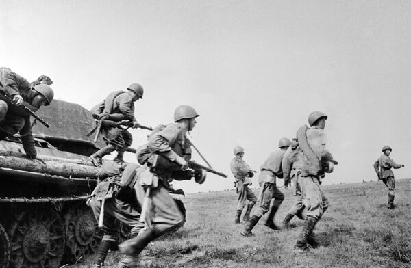 Минобороны РФ опубликовало рассекреченные документы о битве на Курской дуге - Sputnik Литва