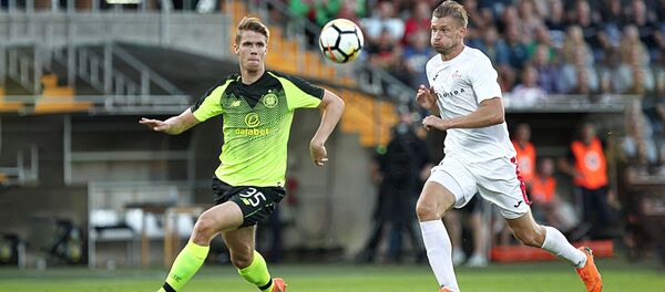 Чемпион Литвы мариямпольская Судува сыграла в плей-офф футбольной Лиги Европы  вничью со знаменитым Селтиком из Глазго - Sputnik Литва