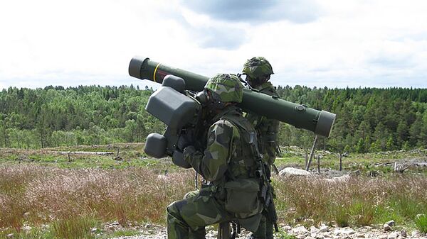 Литовские военные учатся стрелять из нового типа ракет противовоздушной обороны RBS 70 - Sputnik Литва