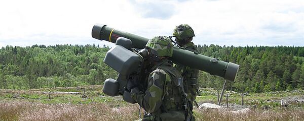 Литовские военные учатся стрелять из нового типа ракет противовоздушной обороны RBS 70 - Sputnik Литва