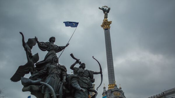 Акция в поддержку евроинтеграции Украины на площади Независимости в Киеве - Sputnik Литва