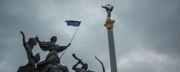 Акция в поддержку евроинтеграции Украины на площади Независимости в Киеве - Sputnik Литва