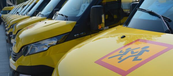 Желтые автобусы IVECO для школьных учреждений - Sputnik Литва