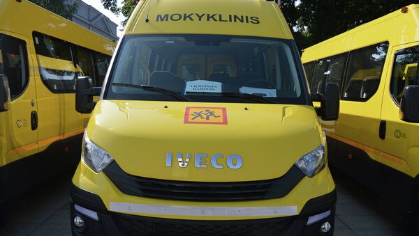 Mokiklinis autobusas IVECO - Sputnik Lietuva