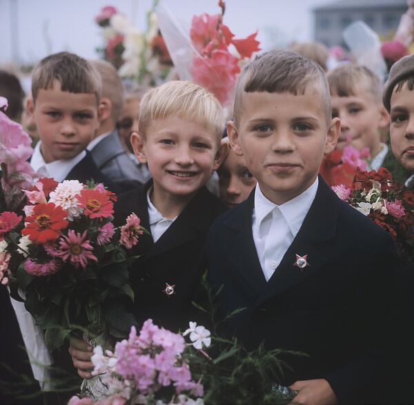 Учащиеся средней школы № 7 Пскова. 1973 год. - Sputnik Литва