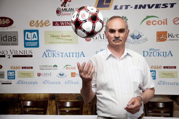 Ромуальдас Лавринавичюс, тренер сборной Литвы, 1997 год - Sputnik Литва