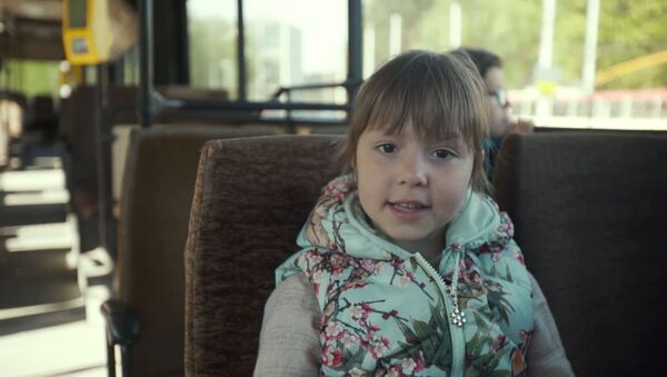 Как детям безопасно перейти дорогу, выйдя из автобуса - Sputnik Lietuva