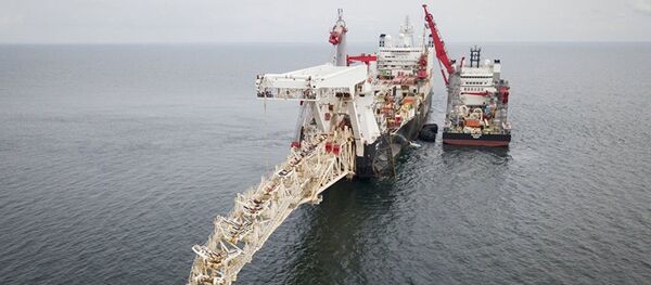 Судно Solitaire во время проведения работ по укладке труб газопровода Северный поток-2 в Финском заливе. 5 сентября 2018 - Sputnik Литва