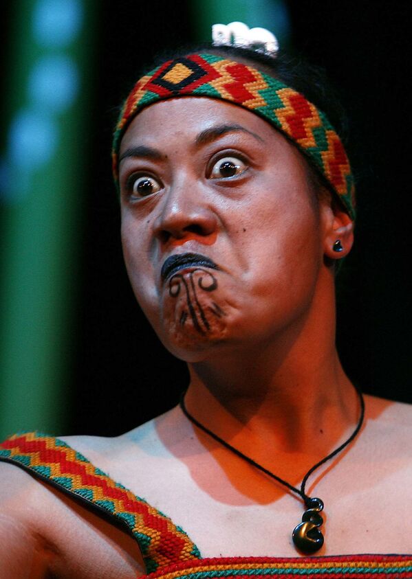 Женщина из новозеландского племени маори во время танца - Sputnik Литва