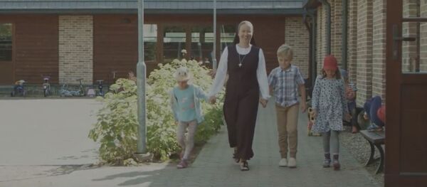 Видеоклип по случаю визита папы римского Видеоклип по случаю визита папы римского - Sputnik Литва