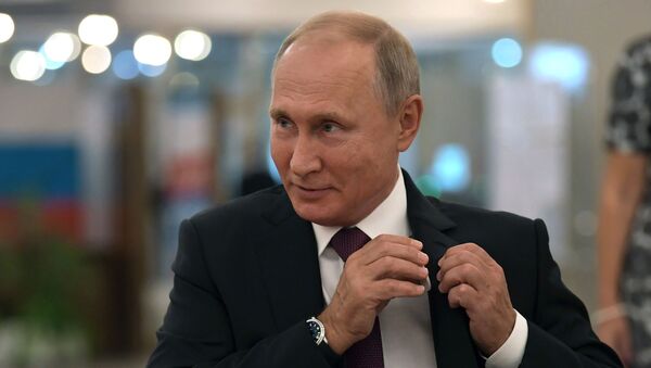 Президент РФ В. Путин принял участие в голосовании на выборах мэра Москвы - Sputnik Литва