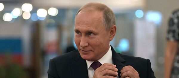 Президент РФ В. Путин принял участие в голосовании на выборах мэра Москвы - Sputnik Литва