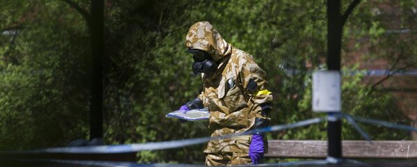 В Солсбери приступили к очистке связанных с отравлением Скрипалей мест В Солсбери приступили к очистке связанных с отравлением Скрипалей мест - Sputnik Литва