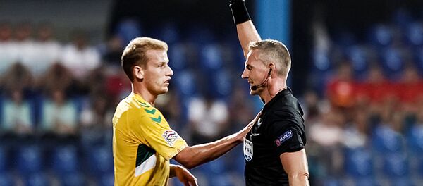 Матч по футболу Черногория и Литва, литовский футболист Модест Воробьев - Sputnik Литва