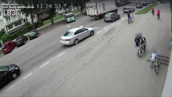 Подросток на велосипеде сбил женщину - Sputnik Lietuva