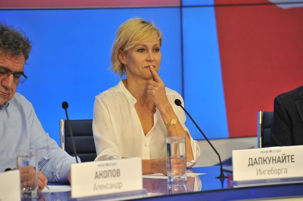 Действие как в театре: Дапкунайте рассказала о новом литературном проекте Действие как в театре: Дапкунайте рассказала о новом литературном проекте - Sputnik Литва