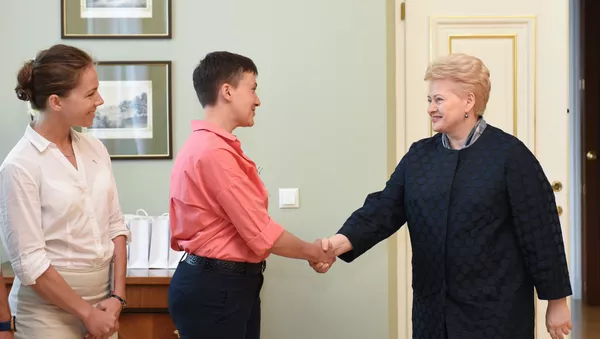 Президент Литвы Даля Грибаускайте и депутат Верховной рады Украины Надежда Савченко - Sputnik Lietuva