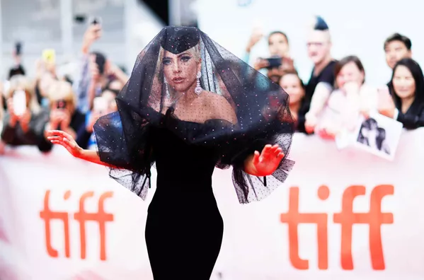Lady Gaga premjeroje Gimė žvaigždė. Lady Gaga premjeroje Gimė žvaigždė. - Sputnik Lietuva