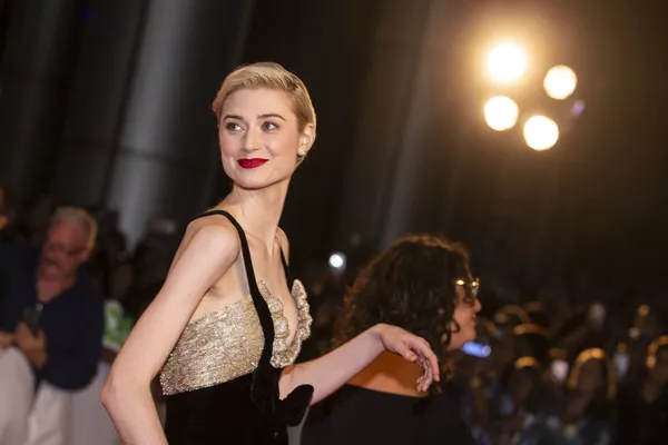 Australijos aktrė Elizabeth Debicki atvyko į filmo Našlė premjerą Australijos aktrė Elizabeth Debicki atvyko į filmo Našlė premjerą - Sputnik Lietuva
