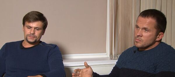 Боширов: Нормальным мужикам с собой возить женские духи — это не глупо? - Sputnik Литва