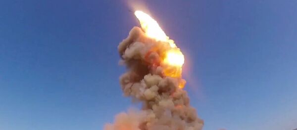 Пуск модернизированной противоракеты российской системы ПРО на полигоне Сары-Шаган Пуск модернизированной противоракеты российской системы ПРО на полигоне Сары-Шаган - Sputnik Lietuva