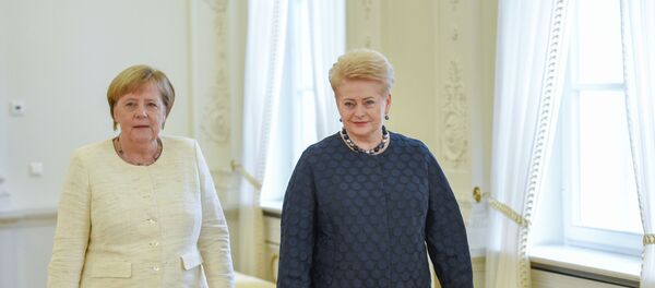 Встреча президента Литвы Дали Грибаускайте и канцлера Германии Ангелы Меркель, 14 сентября 2018 года Встреча президента Литвы Дали Грибаускайте и канцлера Германии Ангелы Меркель, 14 сентября 2018 года - Sputnik Литва