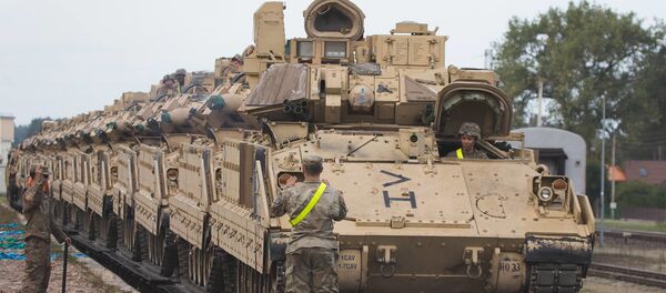 Тяжелая военная техника США в Пабраде Тяжелая военная техника США в Пабраде - Sputnik Литва