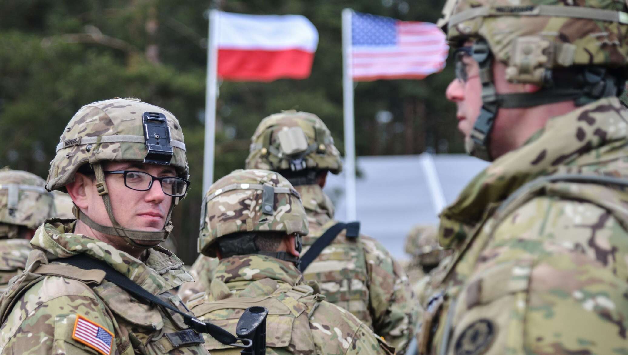 Польша в нато. Солдаты НАТО В Польше. Армия Польши и солдаты НАТО. Войска НАТО В Польше. Польша НАТО.