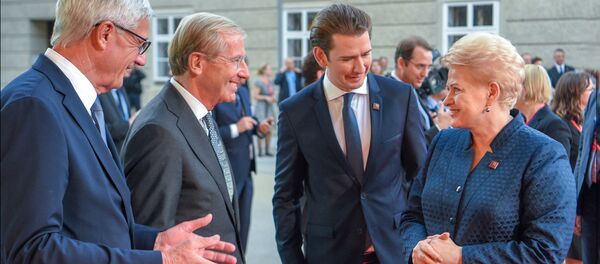 Президент Даля Грибаускайте принимает участие в неофициальном Европейском совете в Зальцбурге Президент Даля Грибаускайте принимает участие в неофициальном Европейском совете в Зальцбурге - Sputnik Lietuva