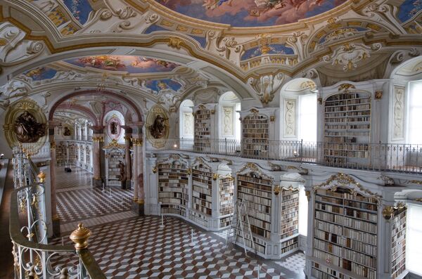 Библиотека аббатства в австрийском Адмонте - Sputnik Литва