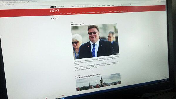 Сайт BBC на экране компьютера Сайт BBC на экране компьютера - Sputnik Lietuva