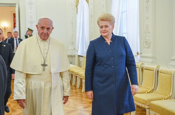 Папа римский призвал Литву стать мостом между западом и востоком Европы - Sputnik Литва