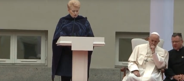 Речи Дали Грибаускайте и Папы Франциска на площади Дауканто в Вильнюсе - Sputnik Lietuva