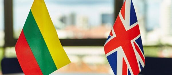 Флаги Литвы и Великобритании - Sputnik Литва