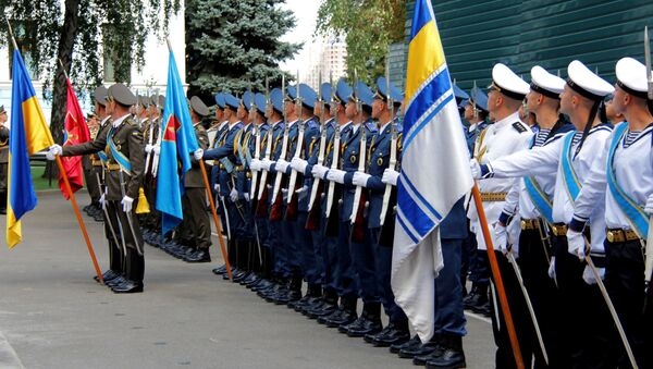 Украинские военные на плацу - Sputnik Литва